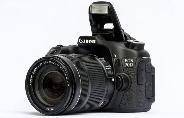   Canon EOS 70D Kit 18-135 IS STM