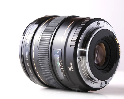  Canon EF 20mm f/2.8L USM