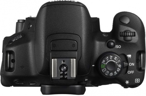   Canon EOS 700D Kit 18-135 IS STM