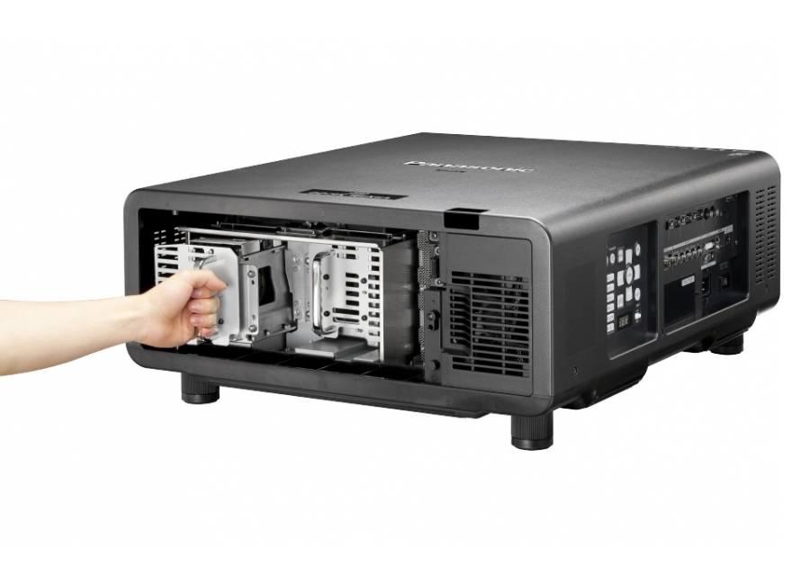 ��������  Panasonic PT-DZ16K2E