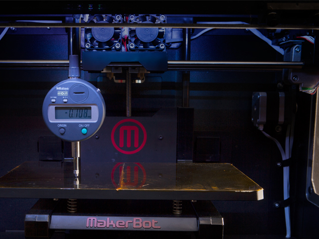 3D  MakerBot Replicator 2X