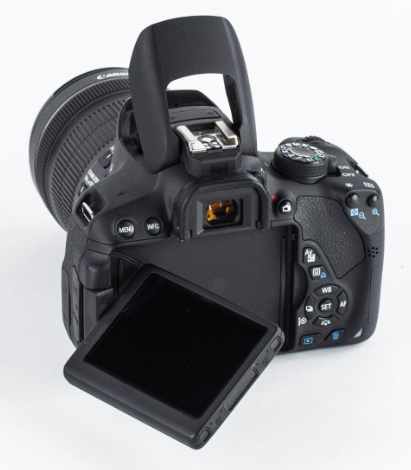   Canon EOS 700D Kit 18-55 DC III