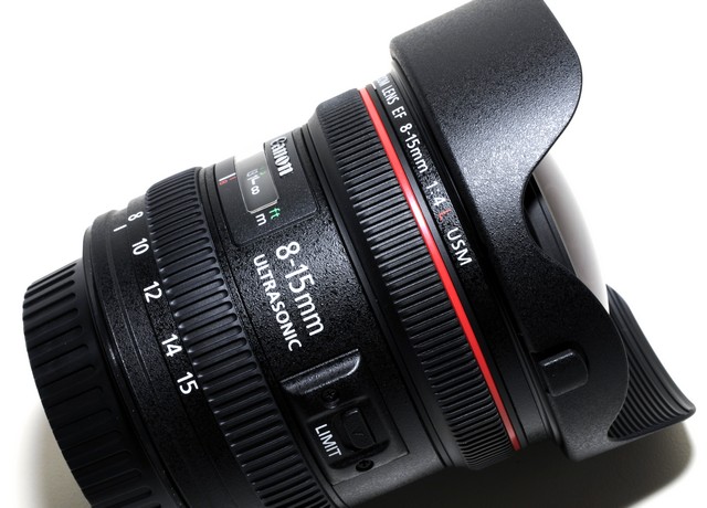  Canon EF 8-15mm f/4L USM Fisheye