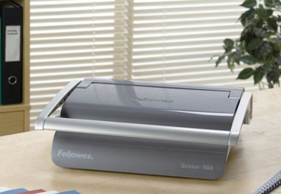  Fellowes Quasar