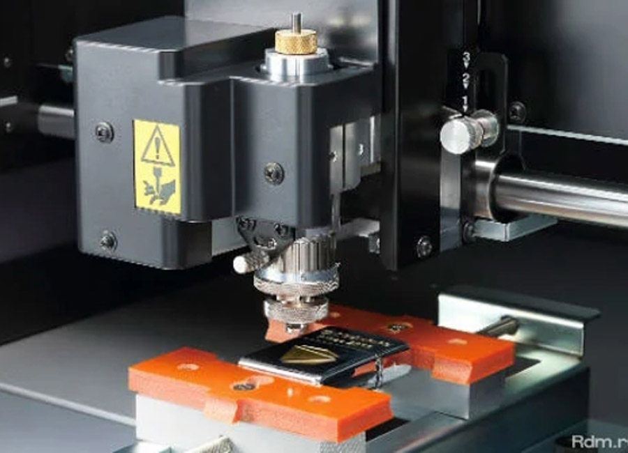 �������������-��������� ������  Roland DGSHAPE DE-3U