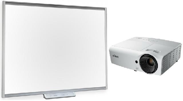   SMART Board 680        Vivitek D551