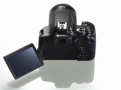   Canon EOS 750D Kit 18-135 IS STM