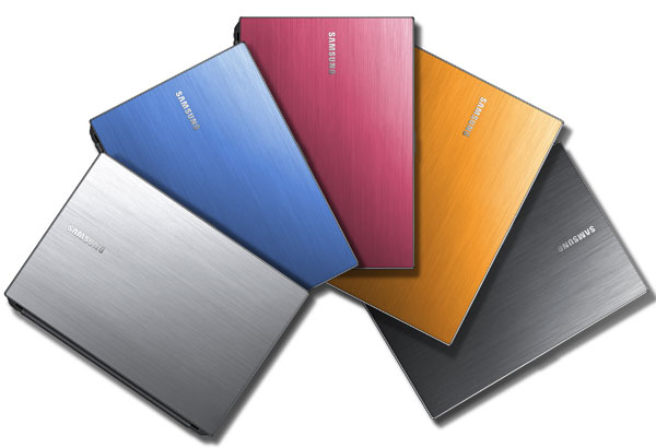 Ноутбук Samsung NP300V5A-S0SRU розовый