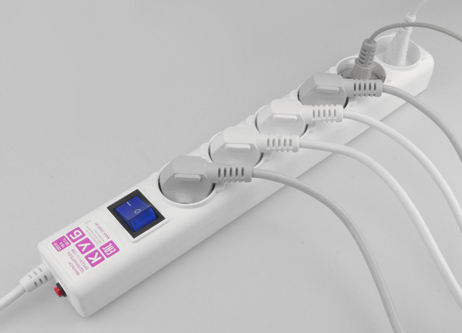 ������� ������  Power Cube, 3 �, 6 ������� (5 � ����������� + 1 ��� ����������), 16�, 3,5���, 3x1.0, �����, SPG(5+1)-16B-3M