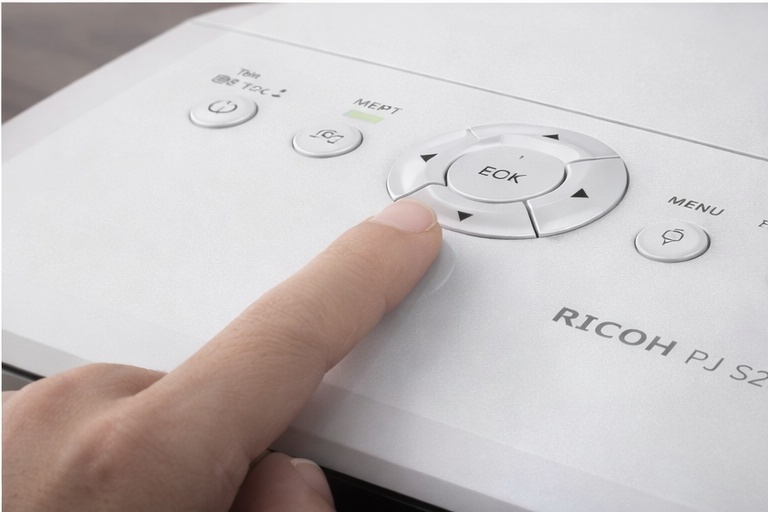 ��������  Ricoh PJ S2440